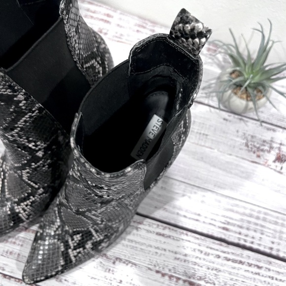 Steve Madden ankle booties snake print - Picture 10 of 11